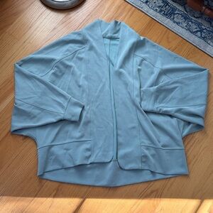 Lululemon Softstreme Dropped Sleeve Wrap in silver blue size 14 LW3FEZS